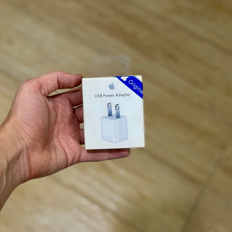 آداپتور دو شاخه USB طرح آیفونی